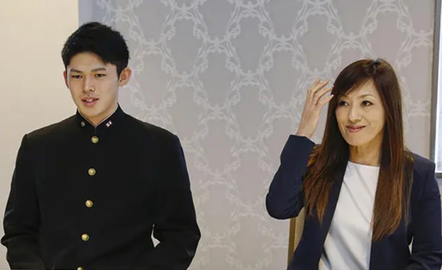 佐々木朗希の母